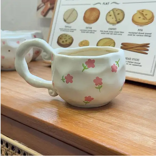 كوب الأقحوان القرمزي