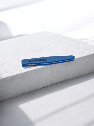 مبرد وملمع الأظافر