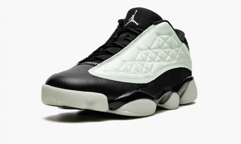 Retro 13 singles on sale day