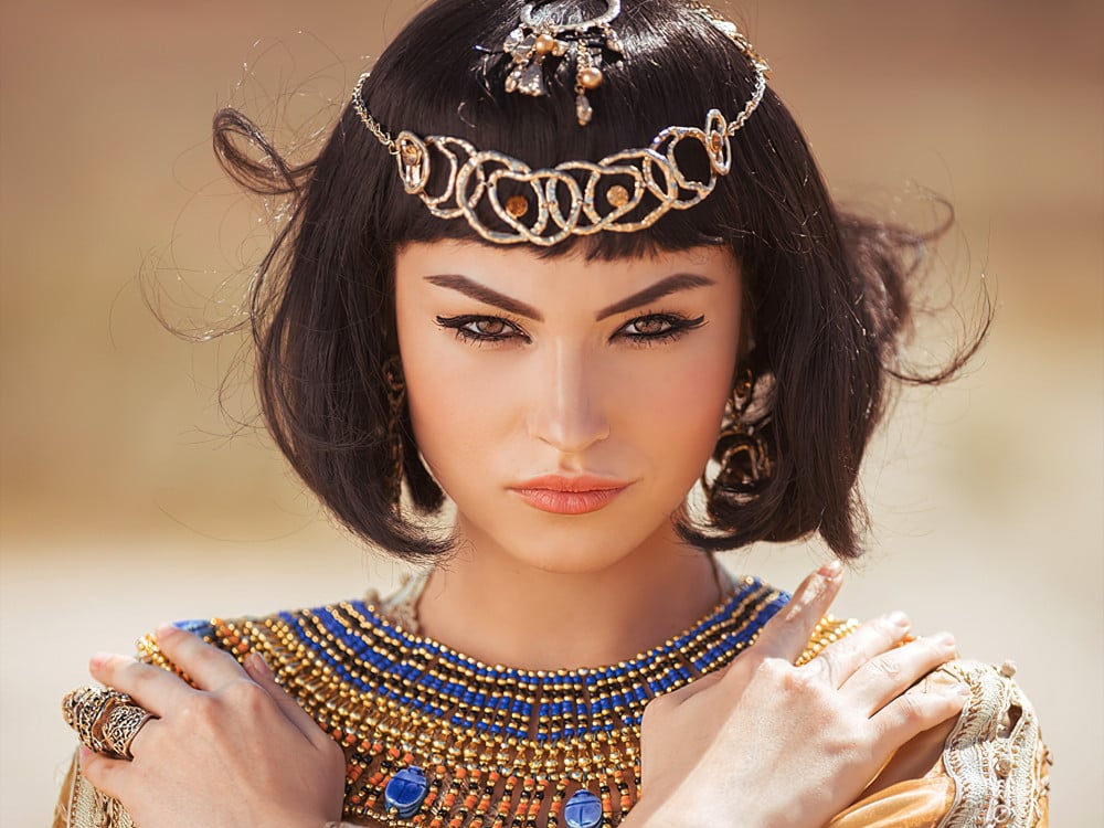 رحلة تاريخ  الإكسسوارات من القدم حتى اليوم .