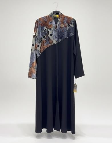 عبايه ورد قماش كريب مع مخمل  مشجر