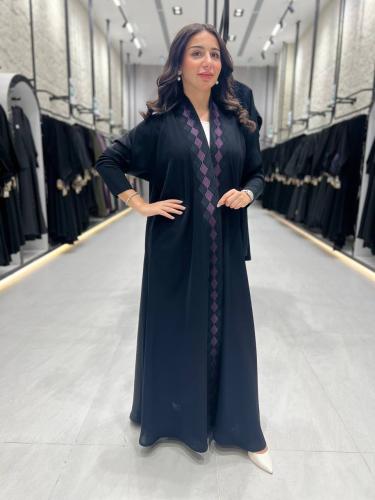 عبايه قماش كتان كم استرتش مع تطريز موف