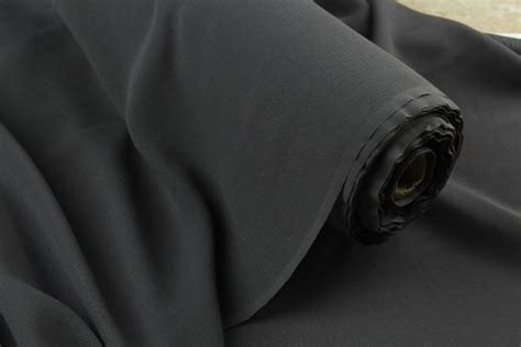 قماش كريب ملكي ما بين المزايا والاستخدامات