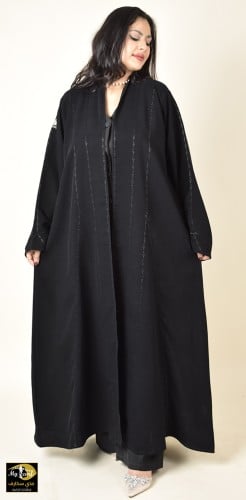 عبايه كلوش قماش كريب تطريز