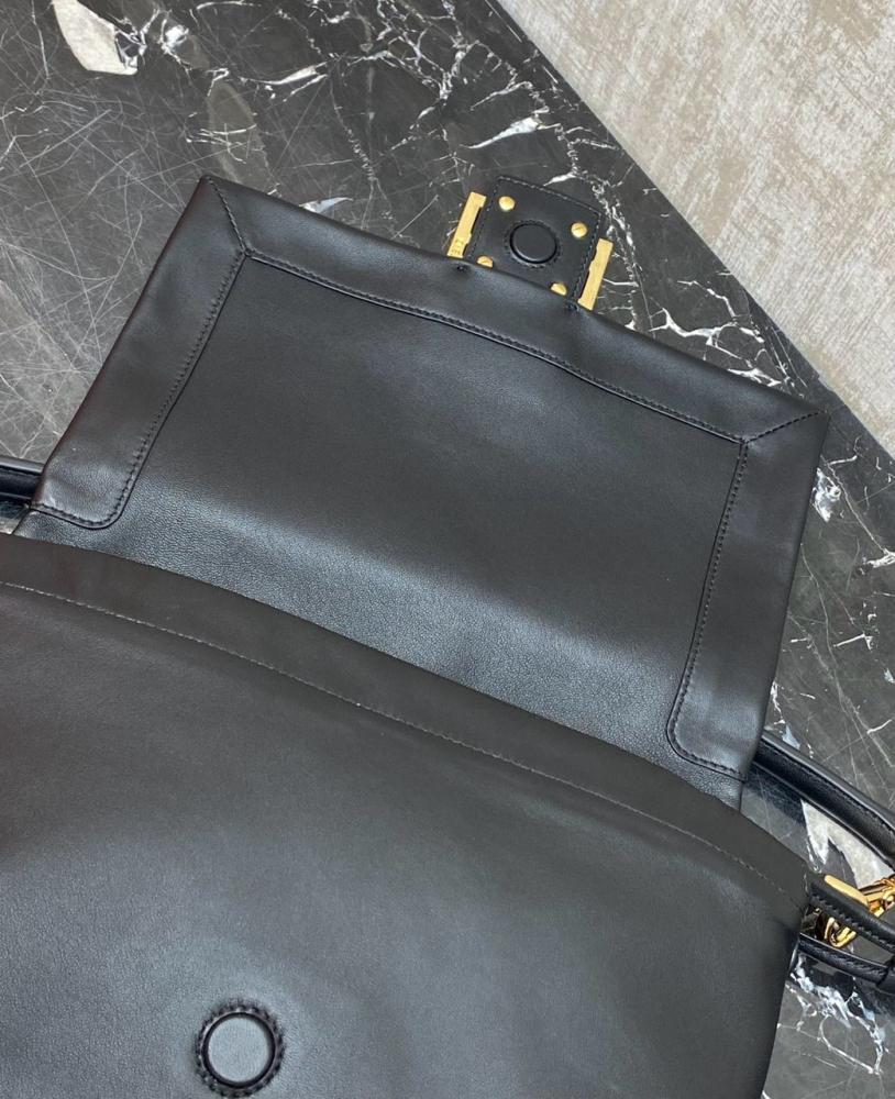 شنطة فندي أسود Fendi