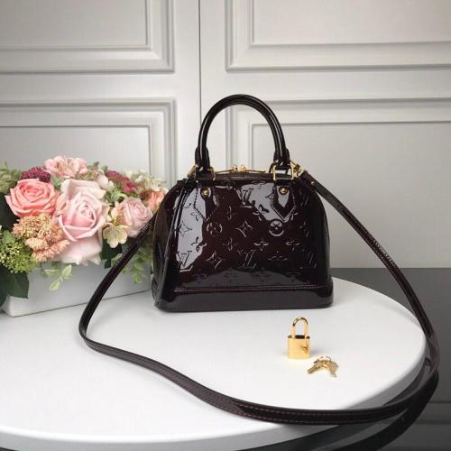 شنطة لويس فيتون Lv bb alma