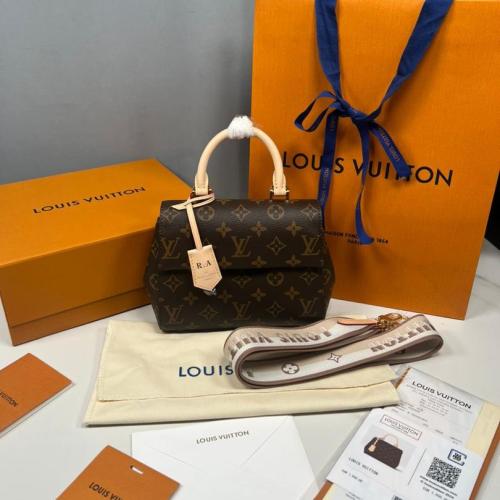 شنطة لويس فيتون Lv Cluny
