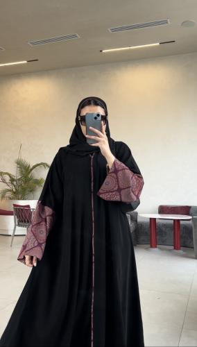 عبايه كشميري عنابي.