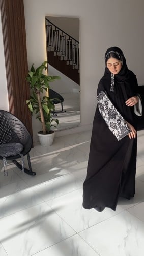 عبايه عهاد.