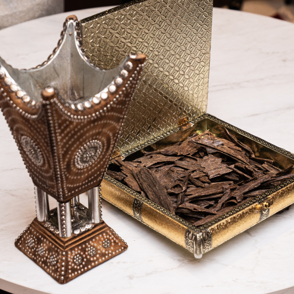 كلمنتان  مع ماليزي صفائح طبيعي من افخم انواع العود الطبيعي الاصلى