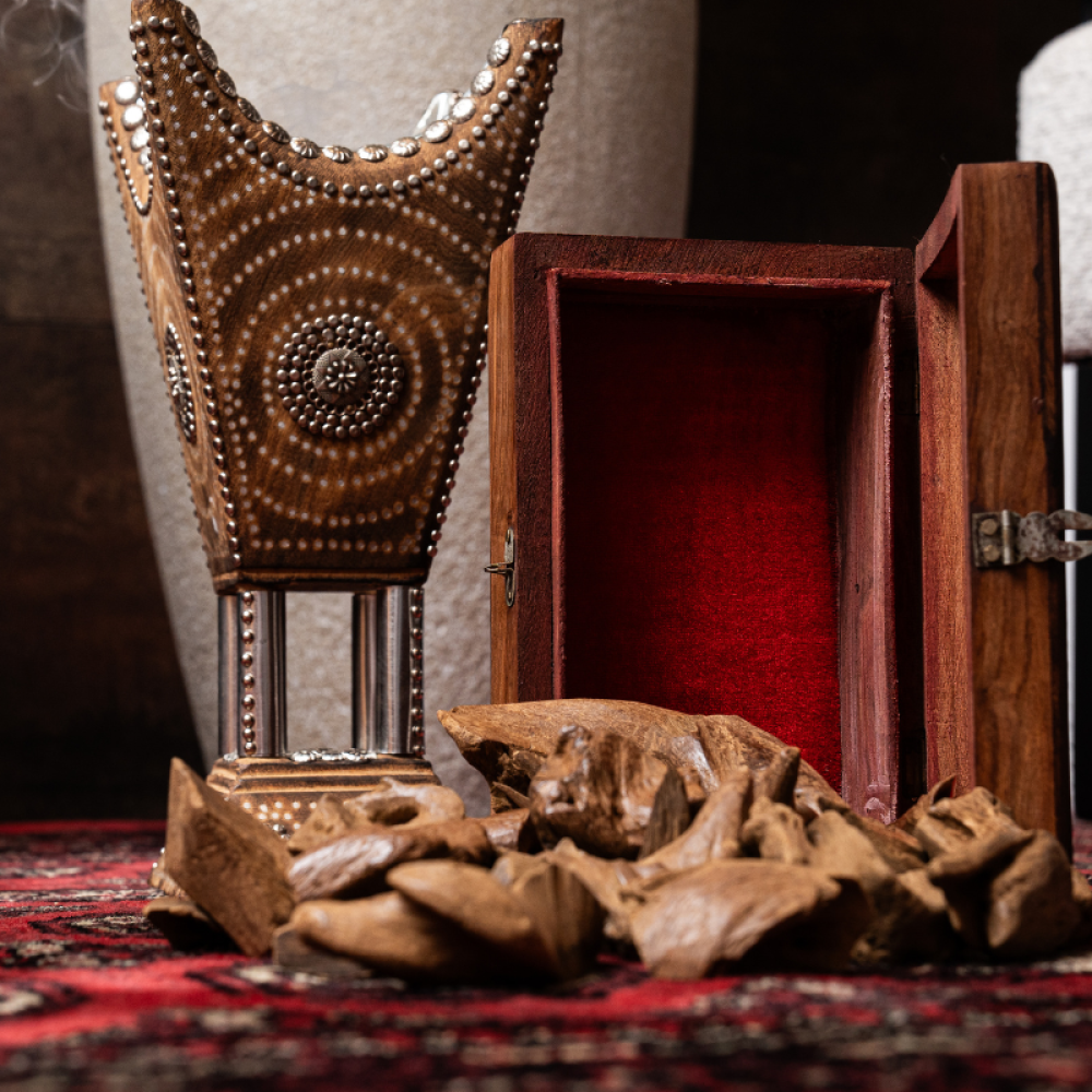 عود مروكي قديم - احصل علية الان من متجر مجالس الكرام للعود