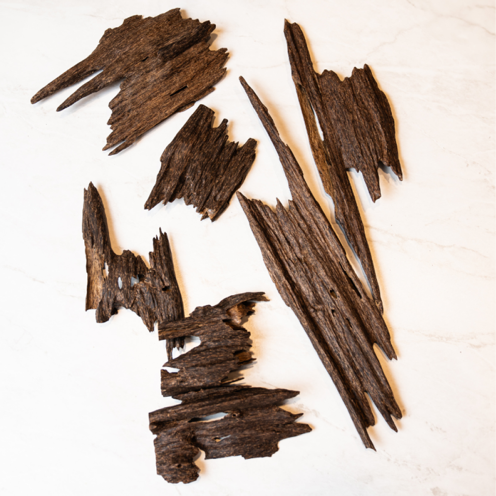 عود كمبودي جبلي قديم نوادر - بخور كمبودي فاخر بنفحات ترابية وخشبية عميقة