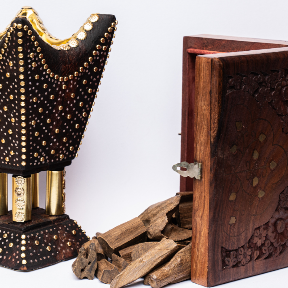 عود مروكي كنق طبيعي – بخور مروكي أصيل من إندونيسيا برائحة خشبية قوية وثبات طويل