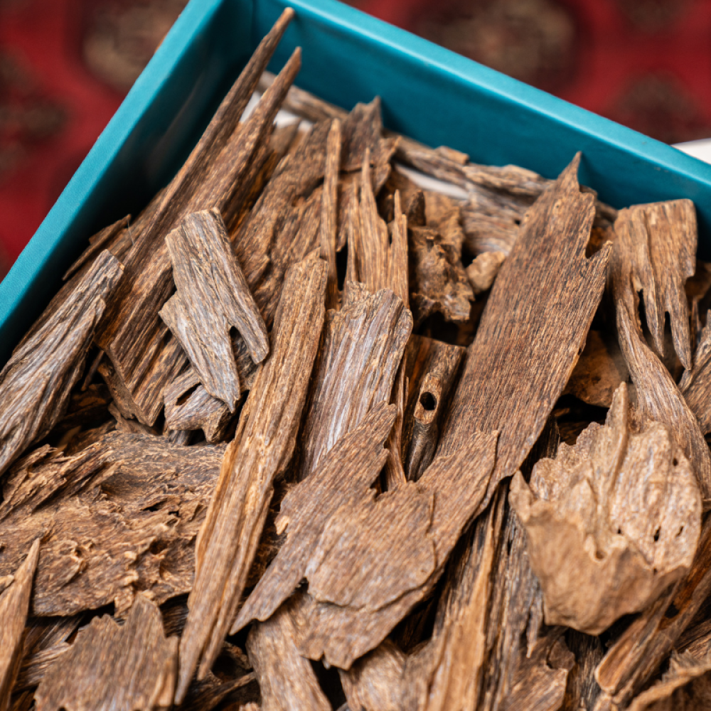 عرض باكيج يجمع بين عود ماليزي طبيعي وعود كلمنتان الاصلي الفاخر