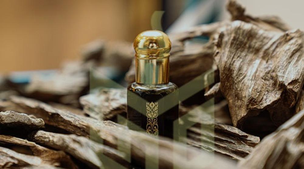دهن العود الفاخر: أسرار الرائحة الثابتة I مجالس الكرام دهن العود الفاخر: أسرار الرائحة الثابتة I مجالس الكرام