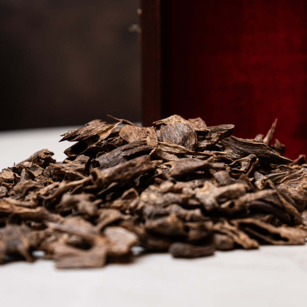 عود طبيعي هندي موري بافضل سعر في السعودية من مجالس الكرام للعود