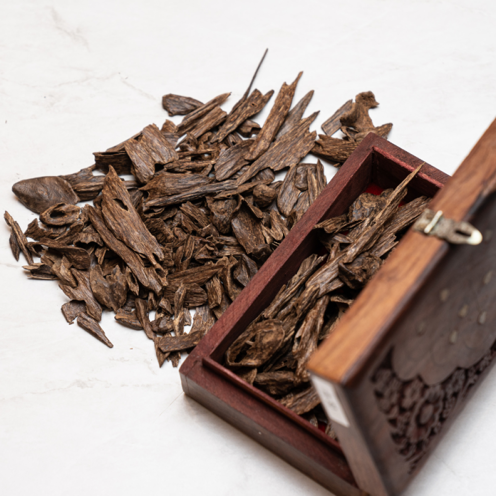 عود طبيعي ماليزي غابات صباح رائحة مميزة وثبات يدوم لساعات طويلة