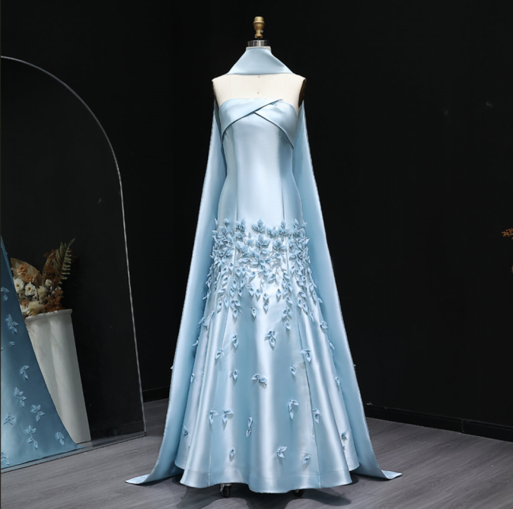 فستان سهرة فاخر ناعم تفته بتطريز ورق الورد مع شال