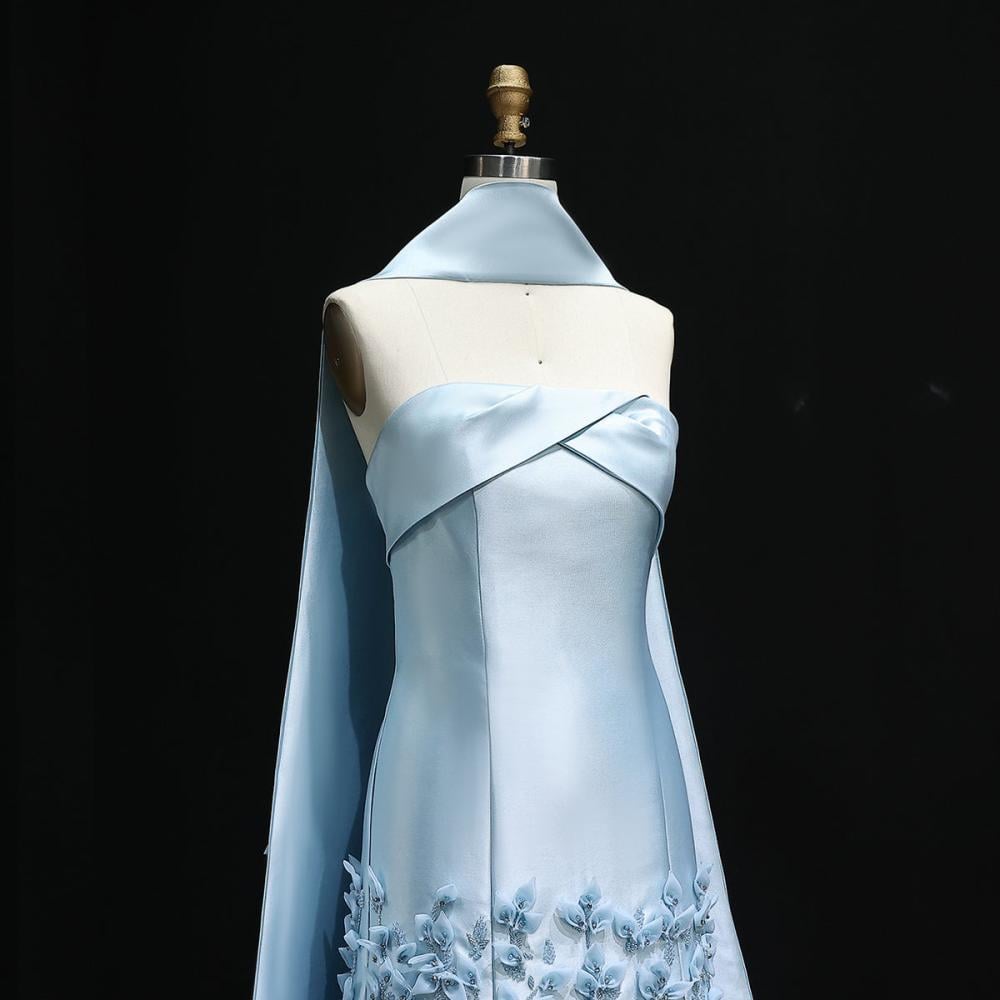 فستان سهرة فاخر ناعم تفته بتطريز ورق الورد مع شال