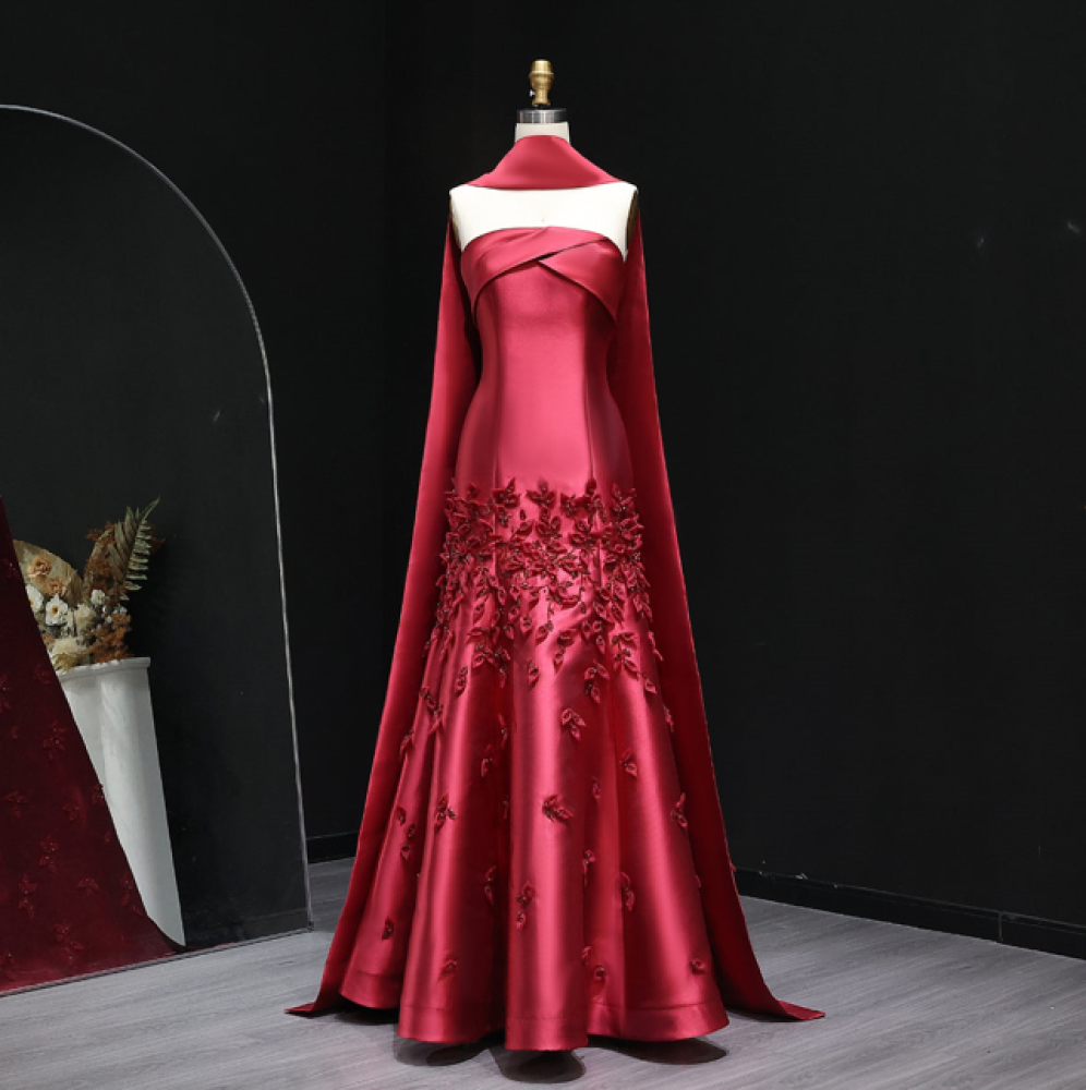 فستان سهرة فاخر ناعم تفته بتطريز ورق الورد مع شال