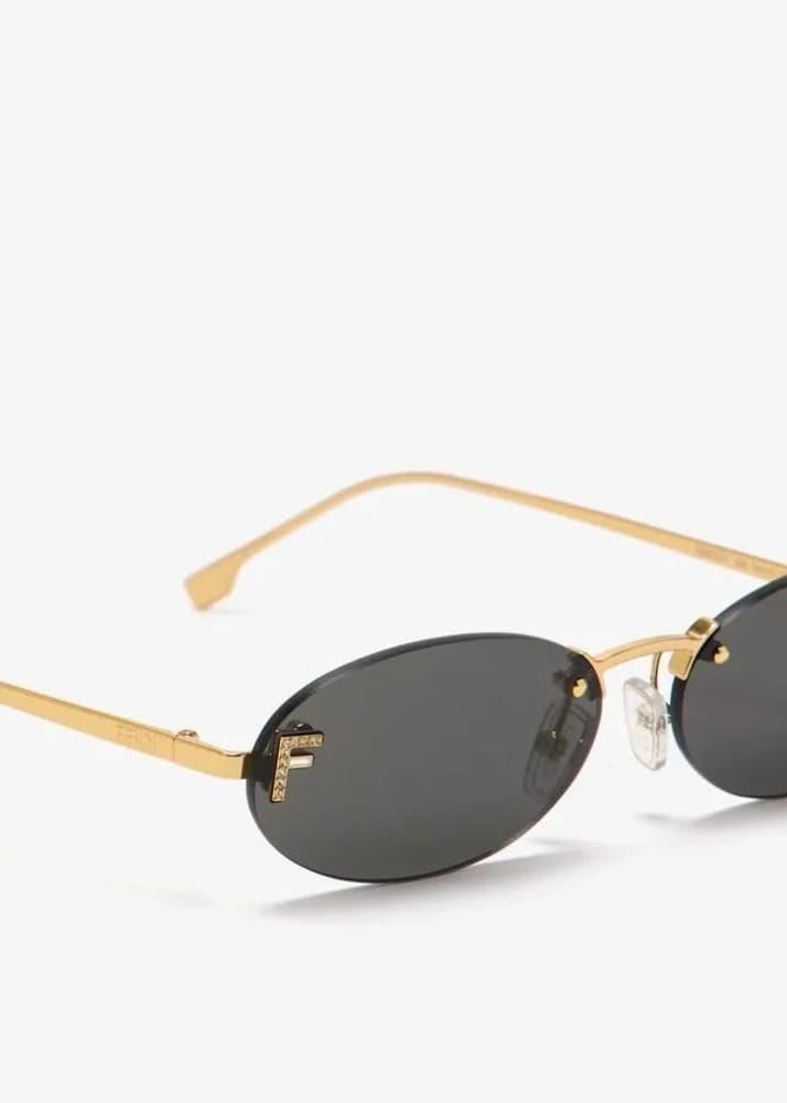 كيف تخفي "الأنف الكبير" بالنظارة؟ خدع بصرية بسيطة لتغيير ملامح وجهك