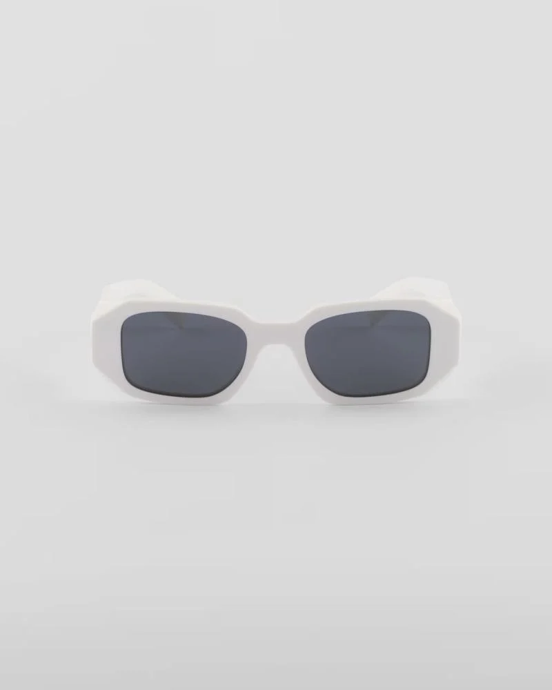 اكتشف عالم الأناقة مع أفضل تشكيلة نظارات شمسية على موقع Shams Sunglasses