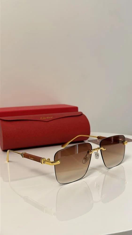 النظارات بين الناقة والموضة