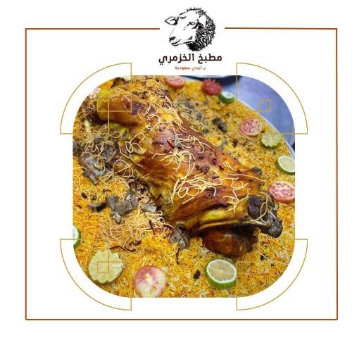 ربع ذبيحه مطبوخه مع سلطه وطحينه