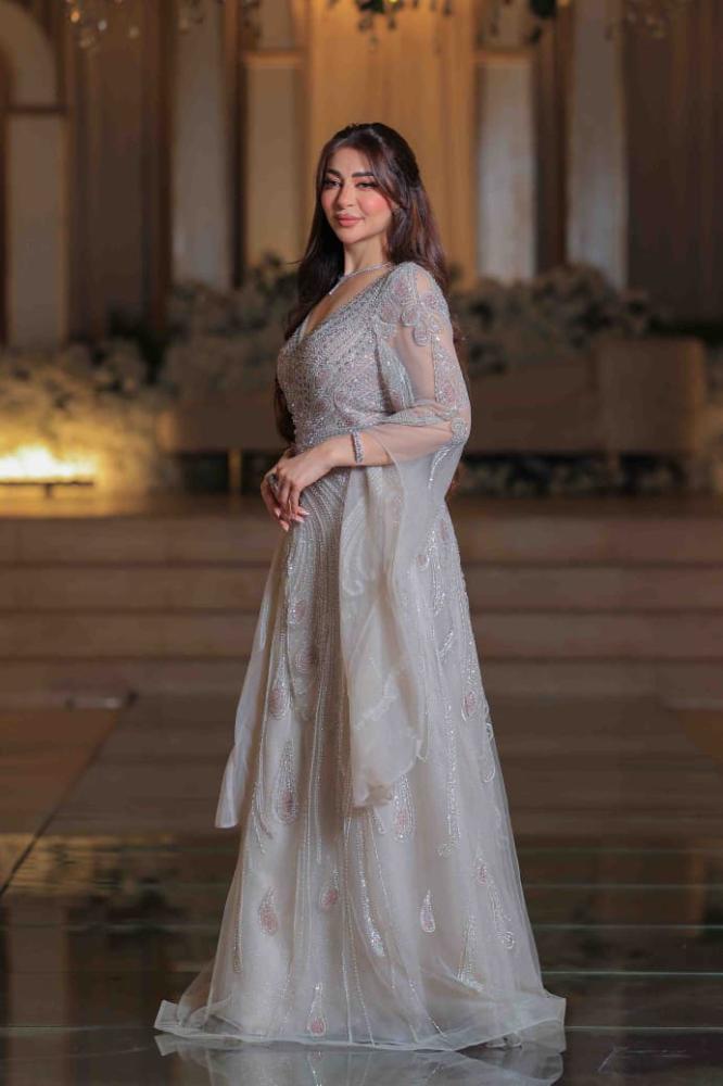 فساتين سهرة و زفاف ملكية تسرق الأنفاس