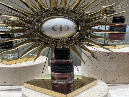 عطر مركز عود اصفهان من Dior