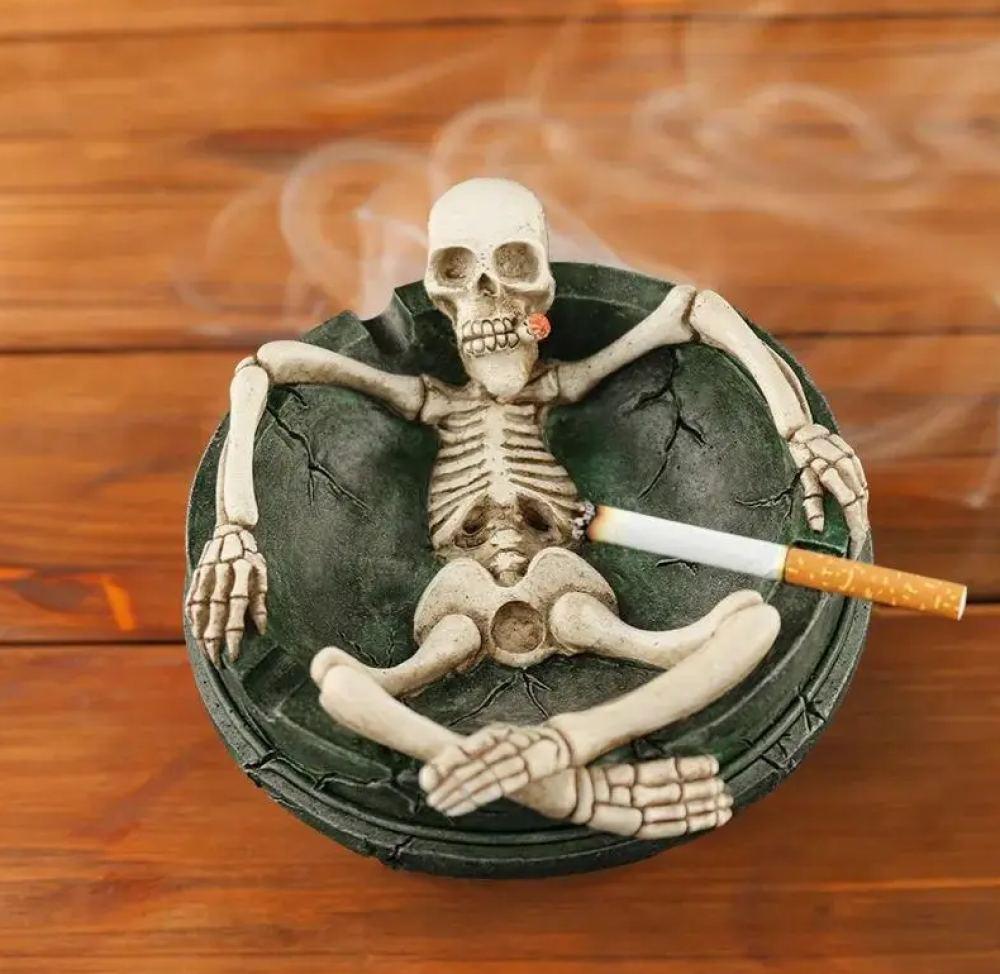 Decorative ashtray in the shape of a skeleton | Zero Vape Store