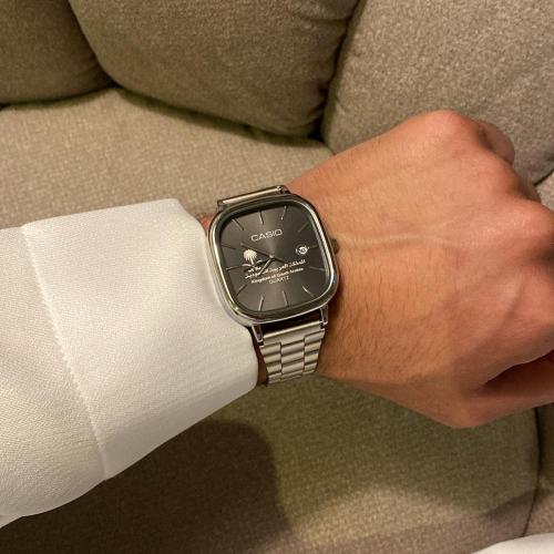 ساعة السعودية تيتانيوم