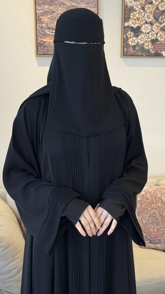 عباية دبل كلوش مع أكمام متصله بالابهام