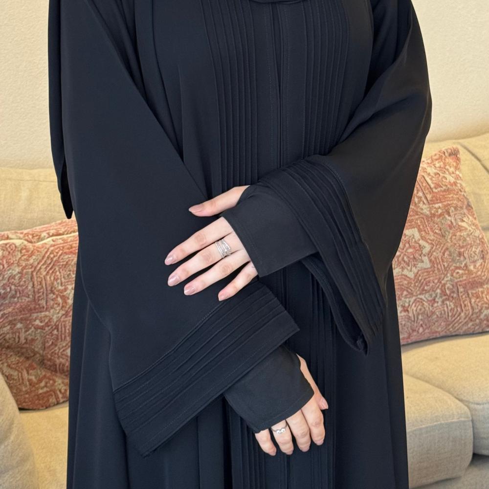 عباية دبل كلوش مع أكمام متصله بالابهام