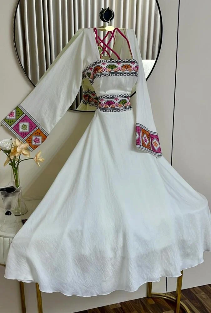 تألقي مع فساتين وجلابيات فرح فاشون – الأناقة لكل يوم