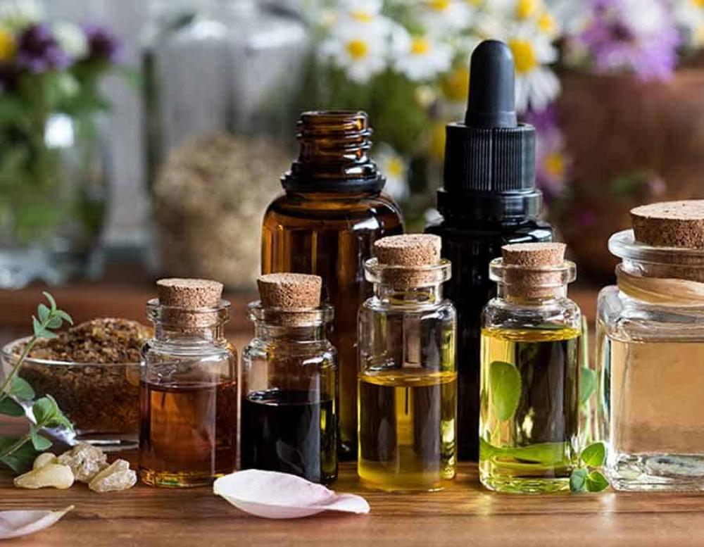 أفضل الزيوت الطبيعية لعلاج تساقط الشعر بسرعة وفعالية |  أسرار الحريم