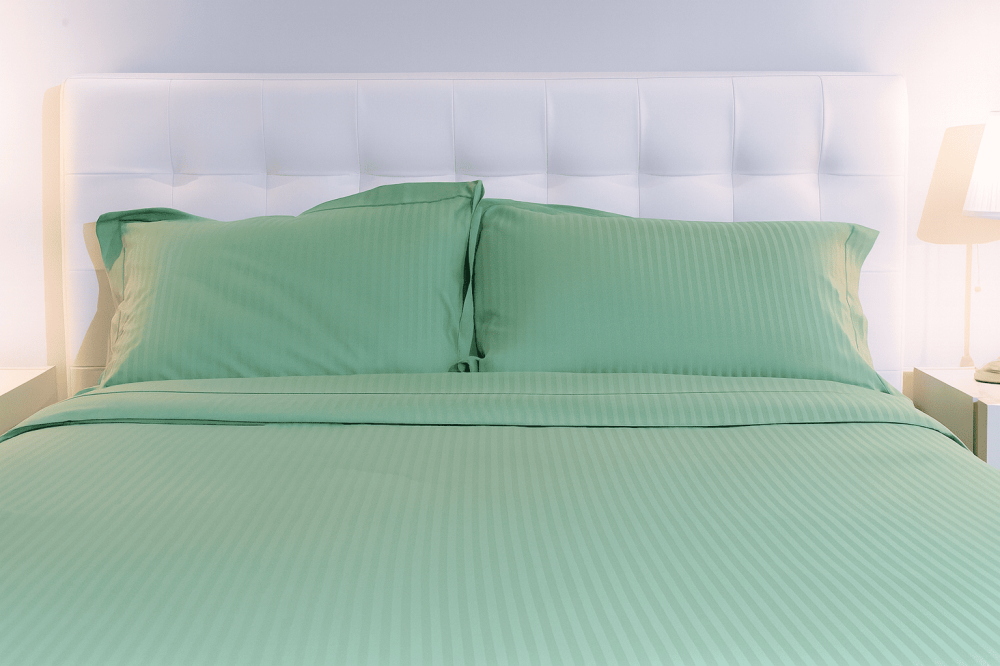 Elegance Bedding Set – Pistachio Green, Striped Plain