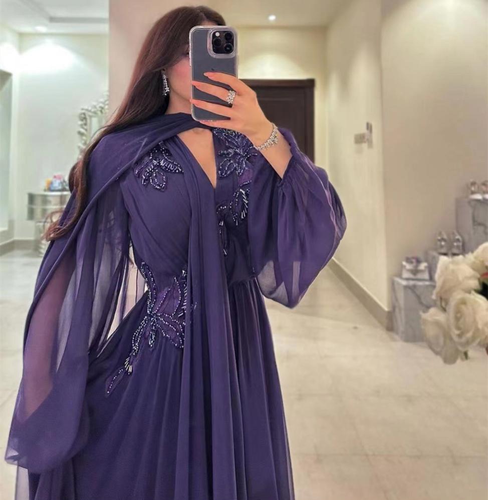 فستان بنفسجي غامق