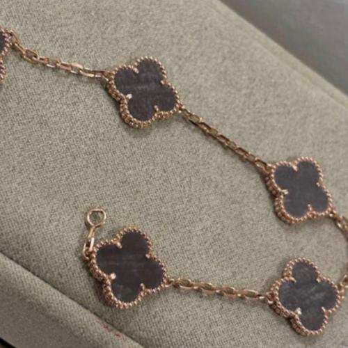 Van cleaf bracelet gray