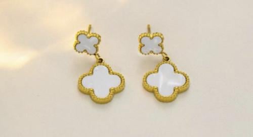 Van cleaf earring white