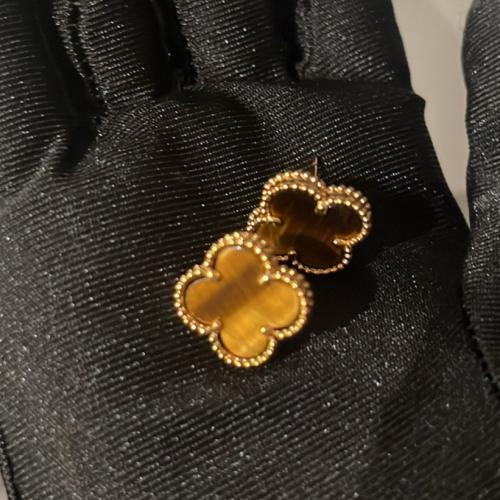 Van cleaf earring tiger eye