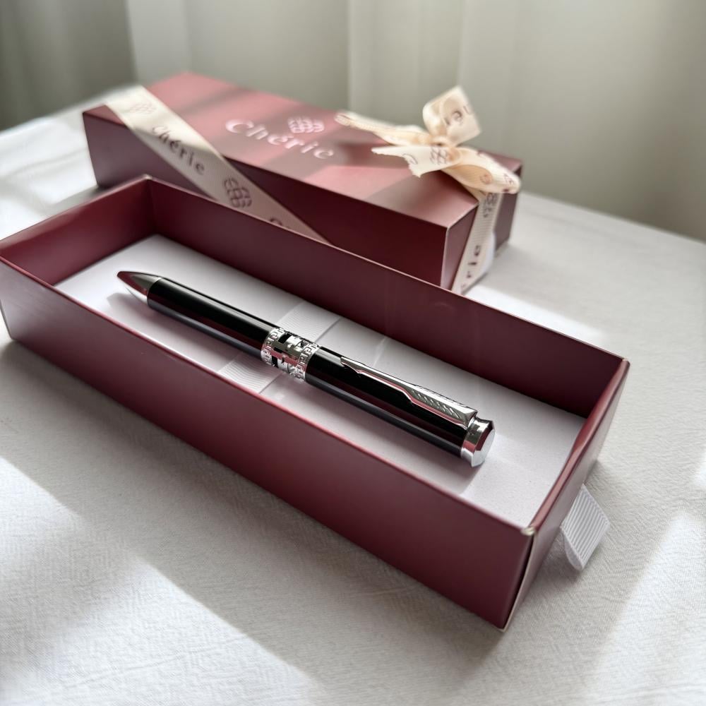 قلم رجالي فاخر بلون أسود