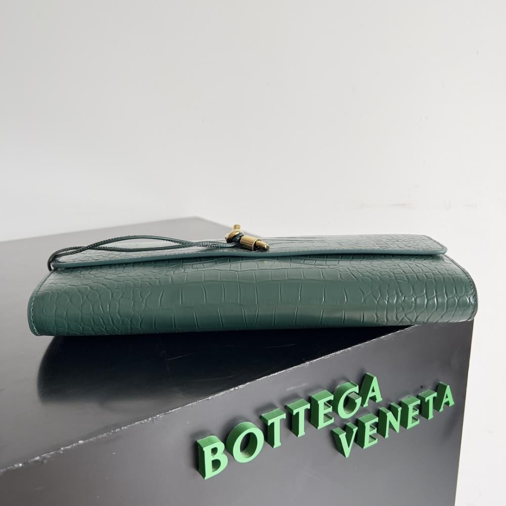 BV Andiamo Clutch 29cm - باز بوتيك