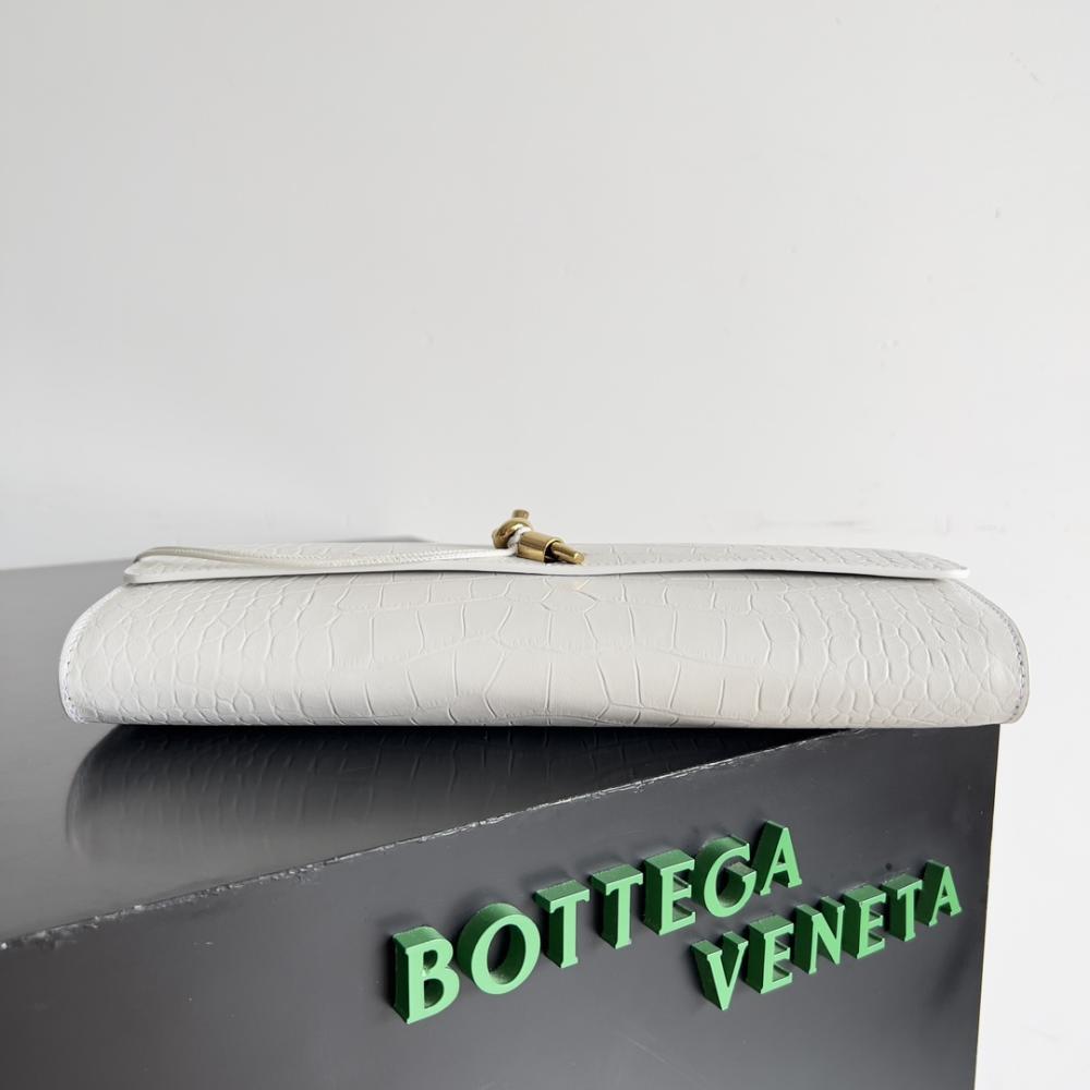 BV Andiamo  Clutch 29cm