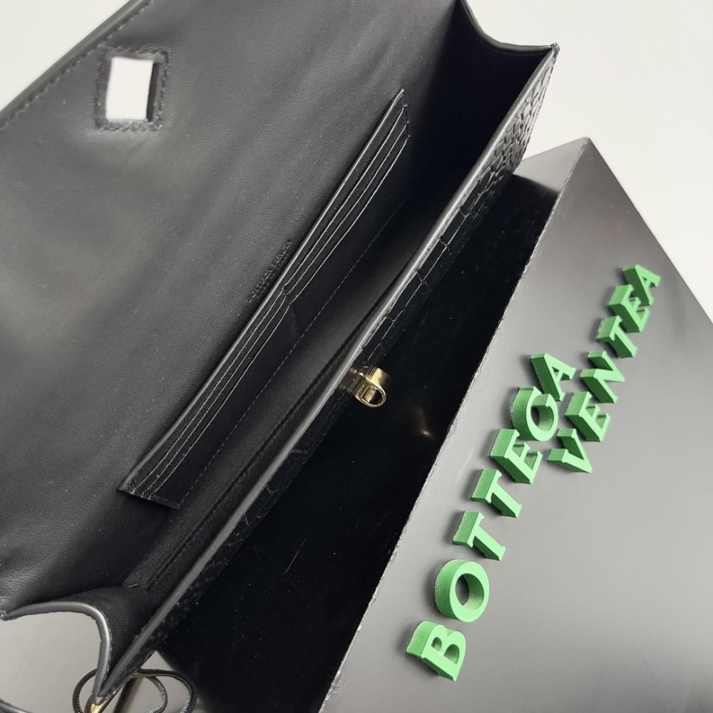 BV Andiamo  Clutch 29cm