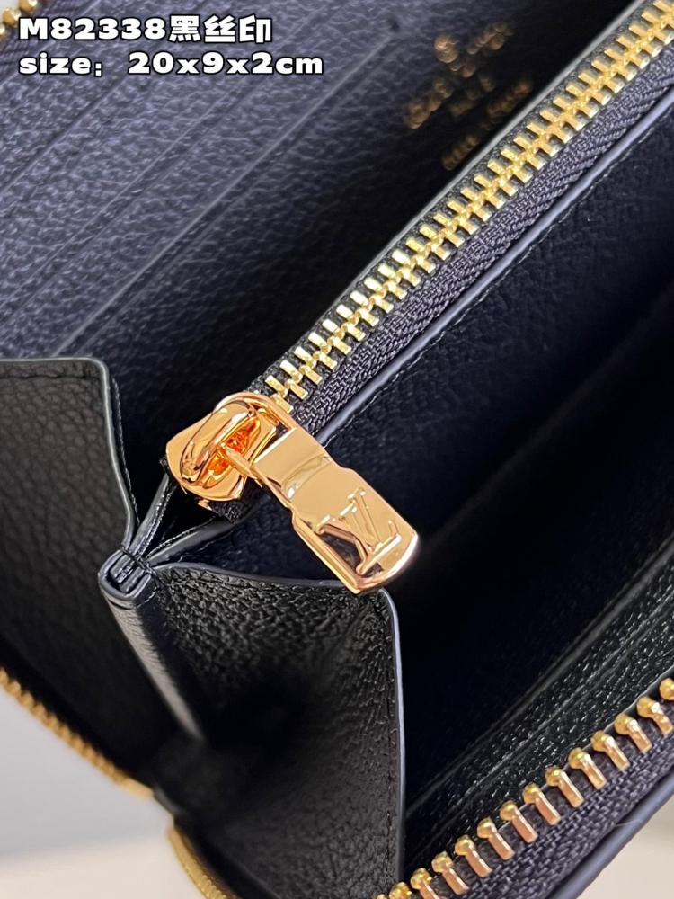 محفظة كليمونس جلد إمبريم بنقشة المونوغرام