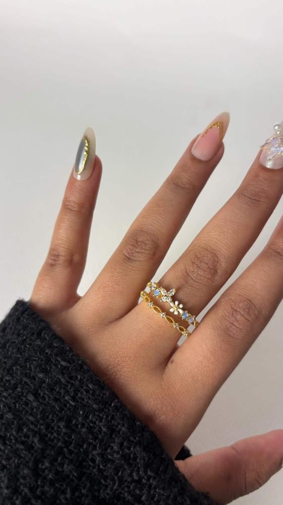 خاتم الفراشة والوردة