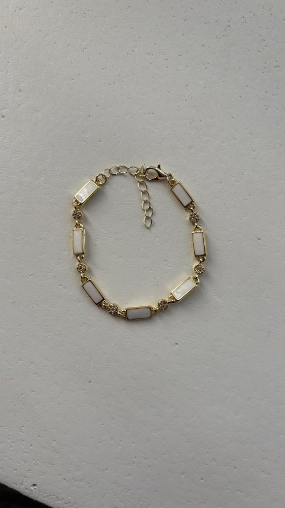 اسورة مستطيلة بالون الابيض والازرق