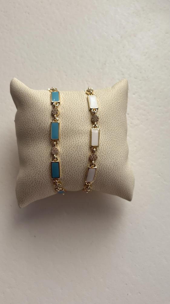 اسورة مستطيلة بالون الابيض والازرق