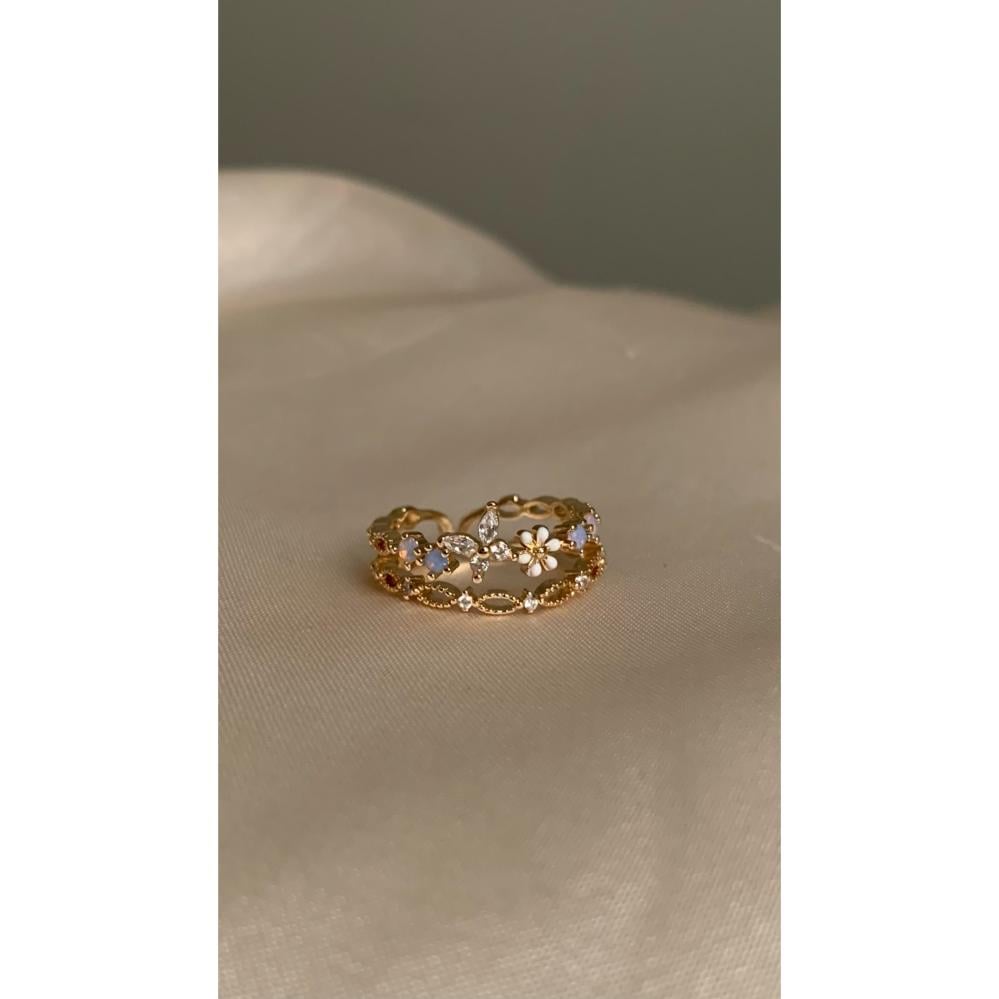 خاتم الفراشة والوردة